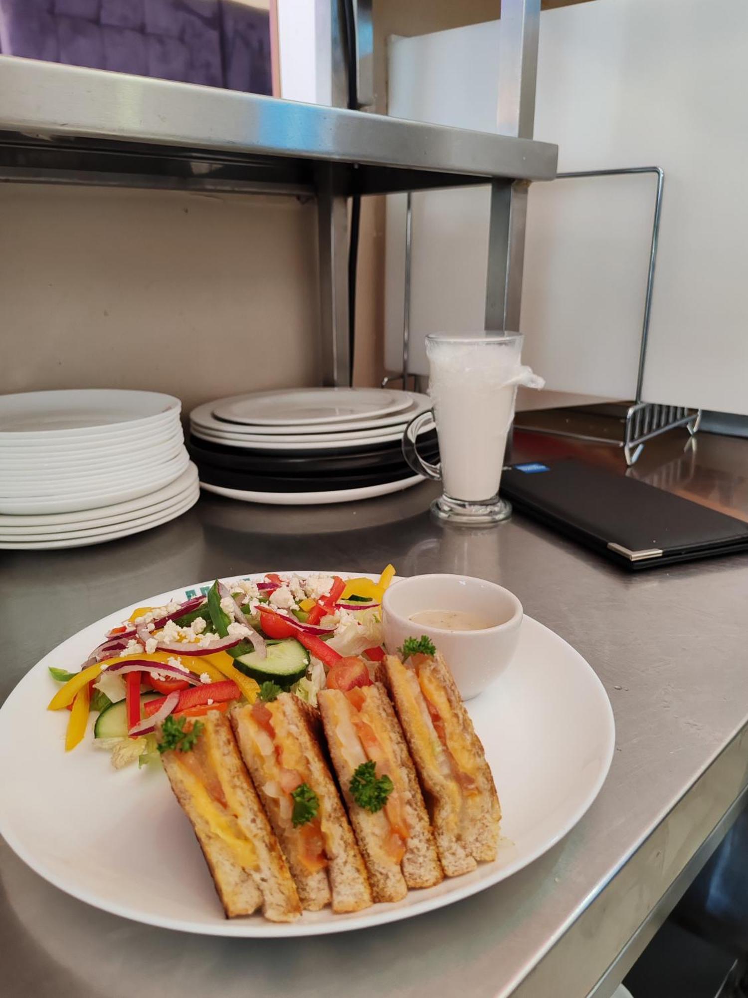 Regal Inn Umhlanga Gateway 다반 외부 사진