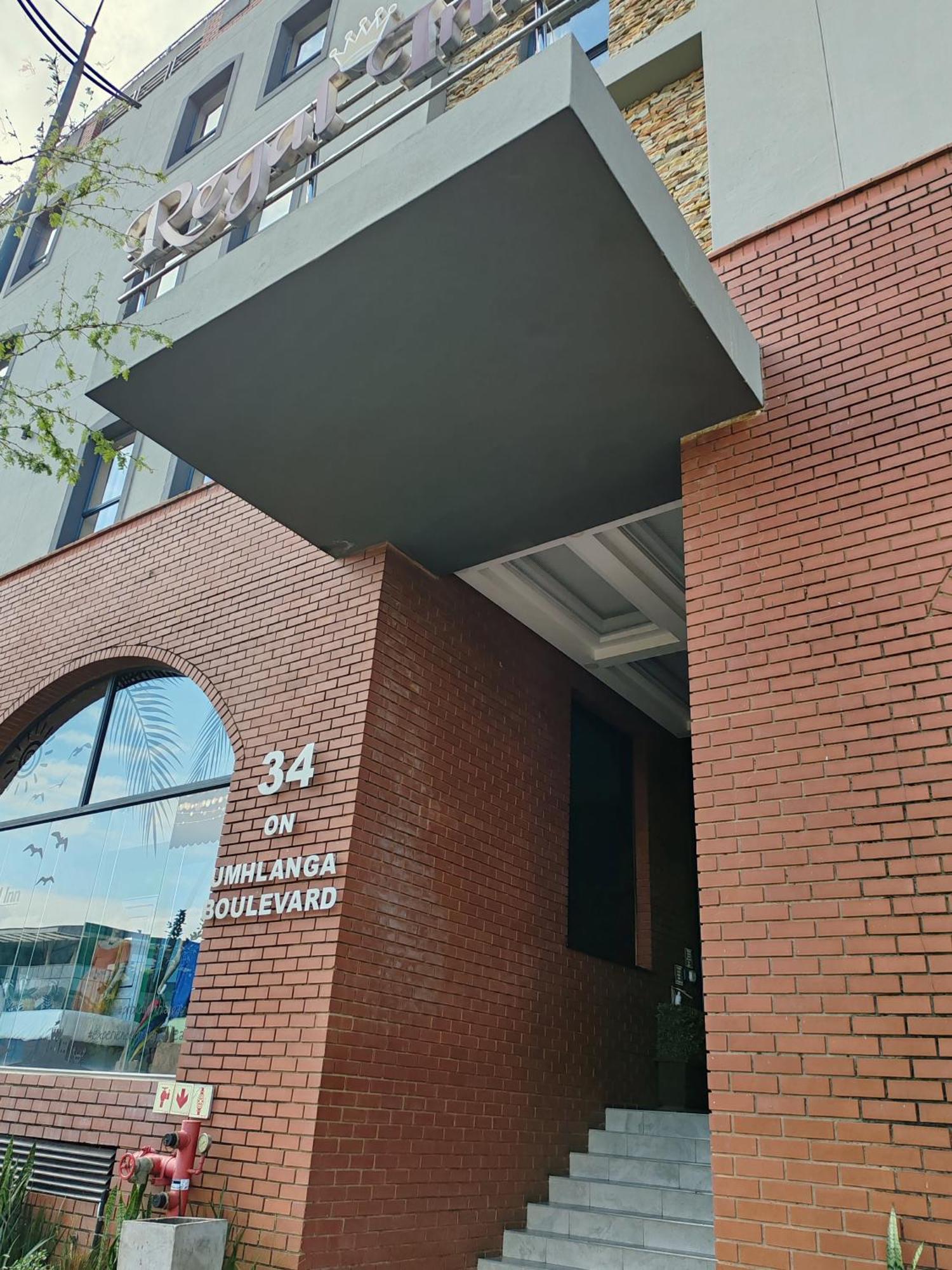 Regal Inn Umhlanga Gateway 다반 외부 사진