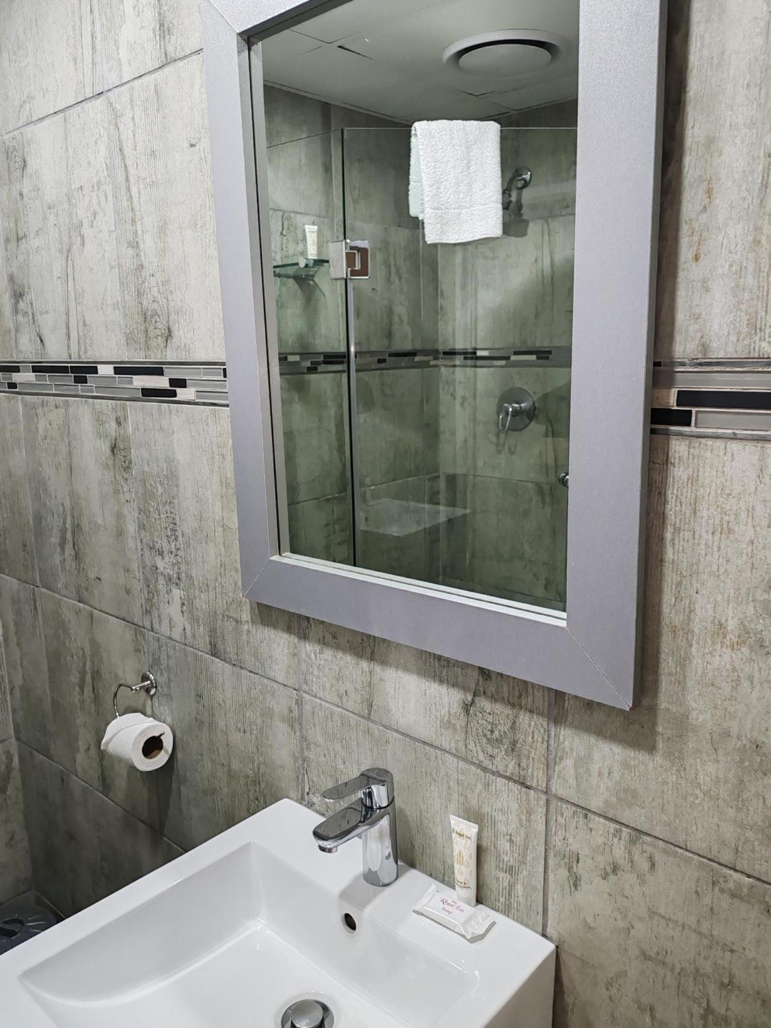 Regal Inn Umhlanga Gateway 다반 외부 사진