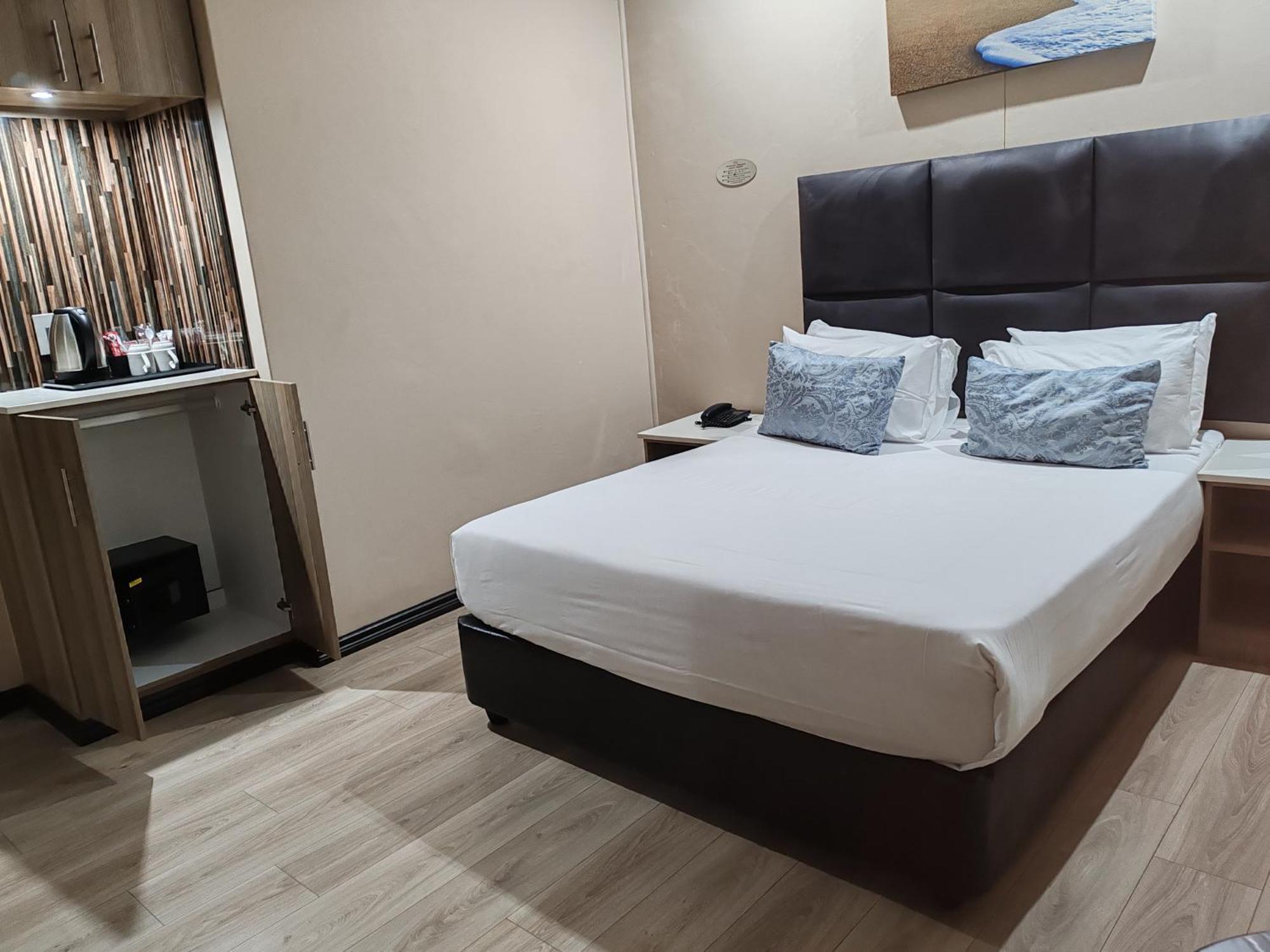 Regal Inn Umhlanga Gateway 다반 외부 사진