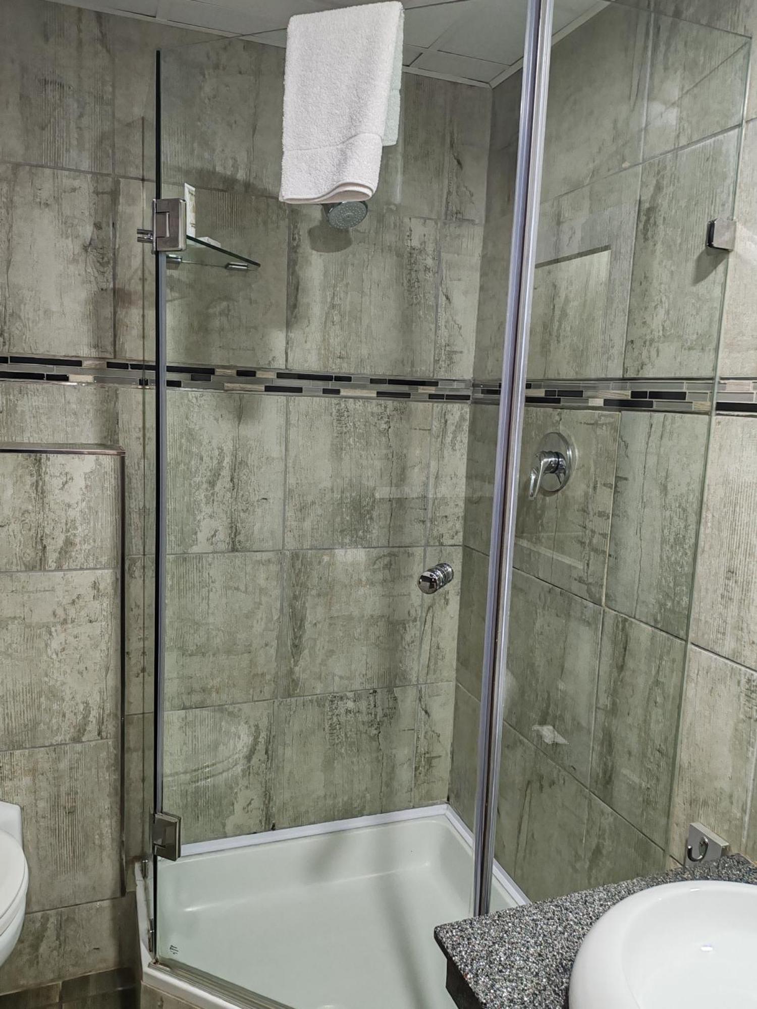 Regal Inn Umhlanga Gateway 다반 외부 사진