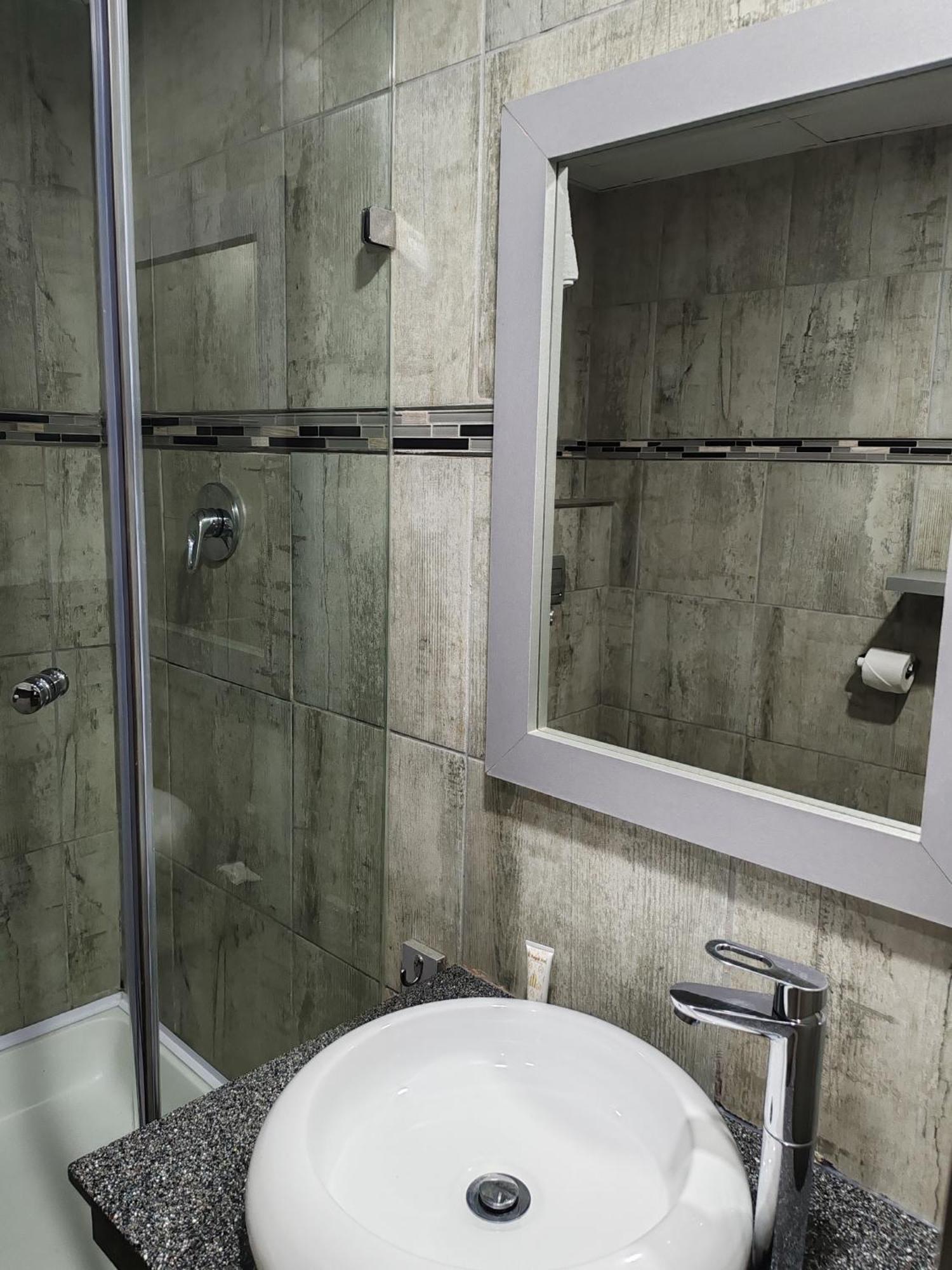 Regal Inn Umhlanga Gateway 다반 외부 사진
