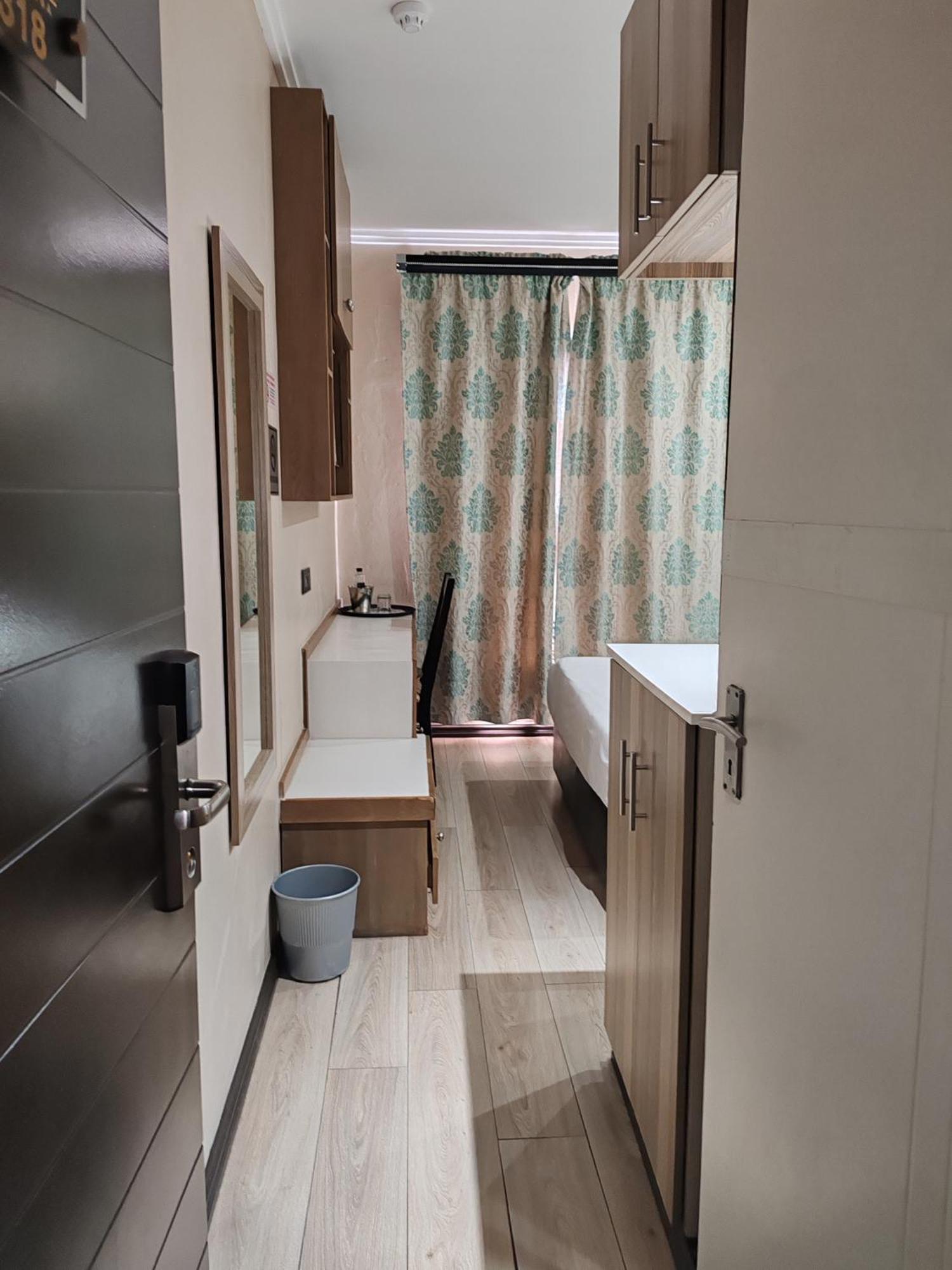 Regal Inn Umhlanga Gateway 다반 외부 사진