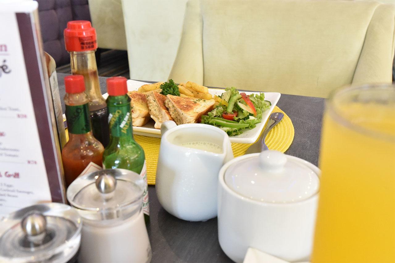 Regal Inn Umhlanga Gateway 다반 외부 사진